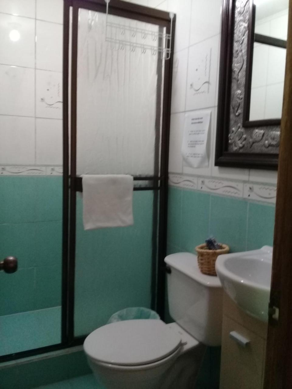 Rancha Azul Inn Alajuela Esterno foto
